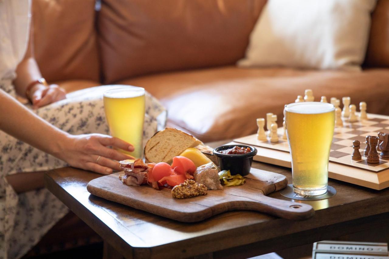 ホテル Robertson Public House And Kitchen エクステリア 写真